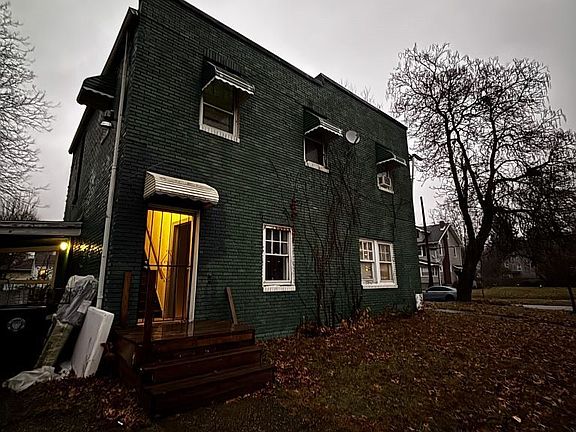 3rd image of 892 & 894 Storer Ave