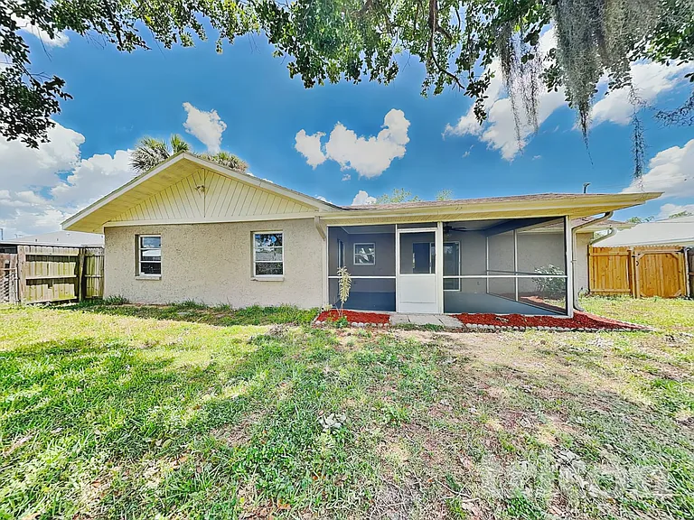 20336 Peachland Blvd — Photo 16