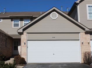 2116 W Adobe Dr, Addison, IL 60101