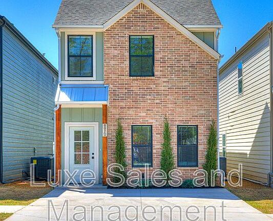 4th image of 612 W 2nd St #110