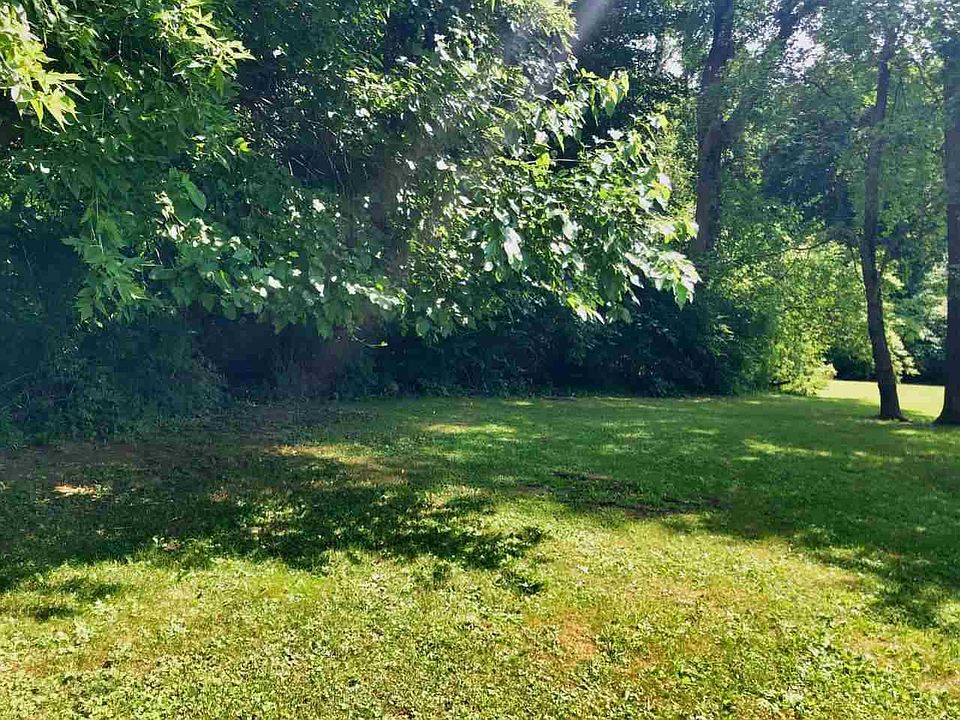 2nd image of 500 Bagg Ave