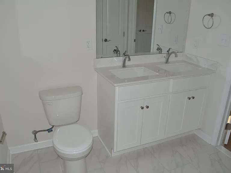 7631 Ridge Ave #2 — Photo 12