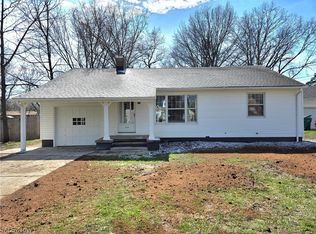 1324 Mapleview Dr, Seven Hills, OH 44131