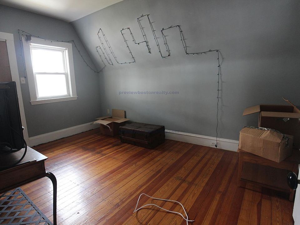 2nd image of 70 Quint Ave #T3
