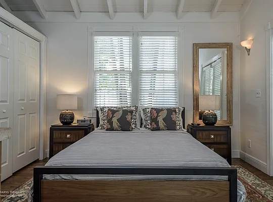1110 Elgin Ln — Photo 15