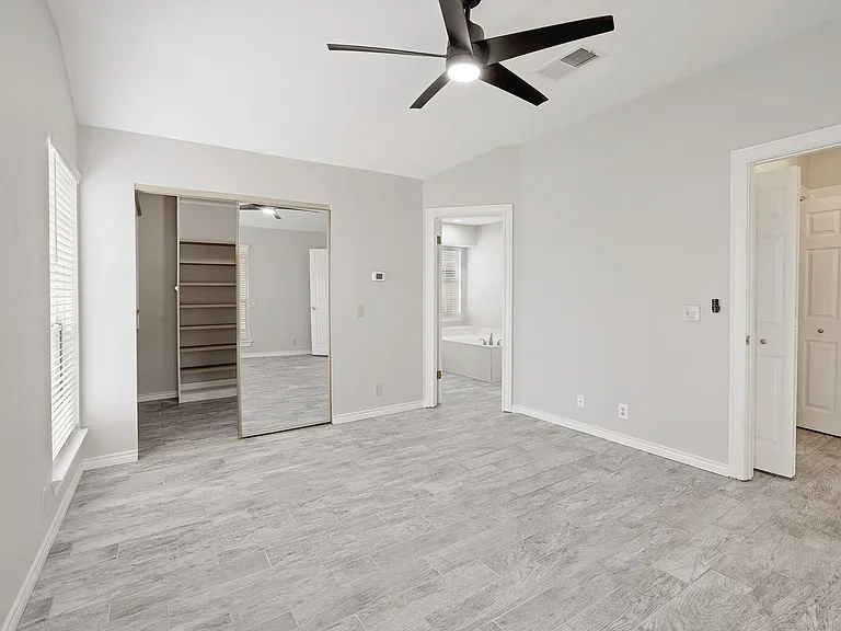 1811 Iris Ln — Photo 17