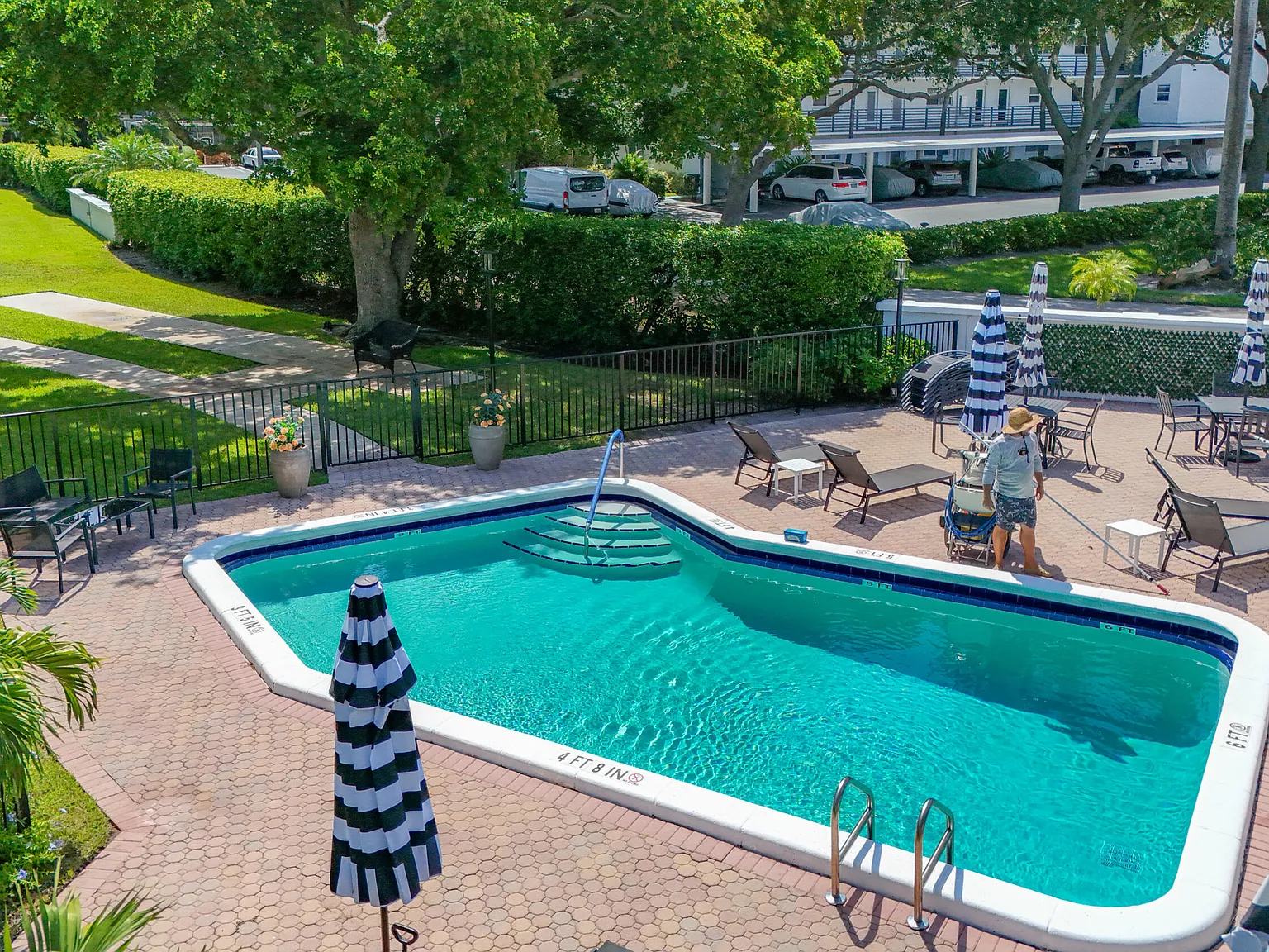 2 bed, 1.5 bath, 841 sqft, $2,150 — Photo 2