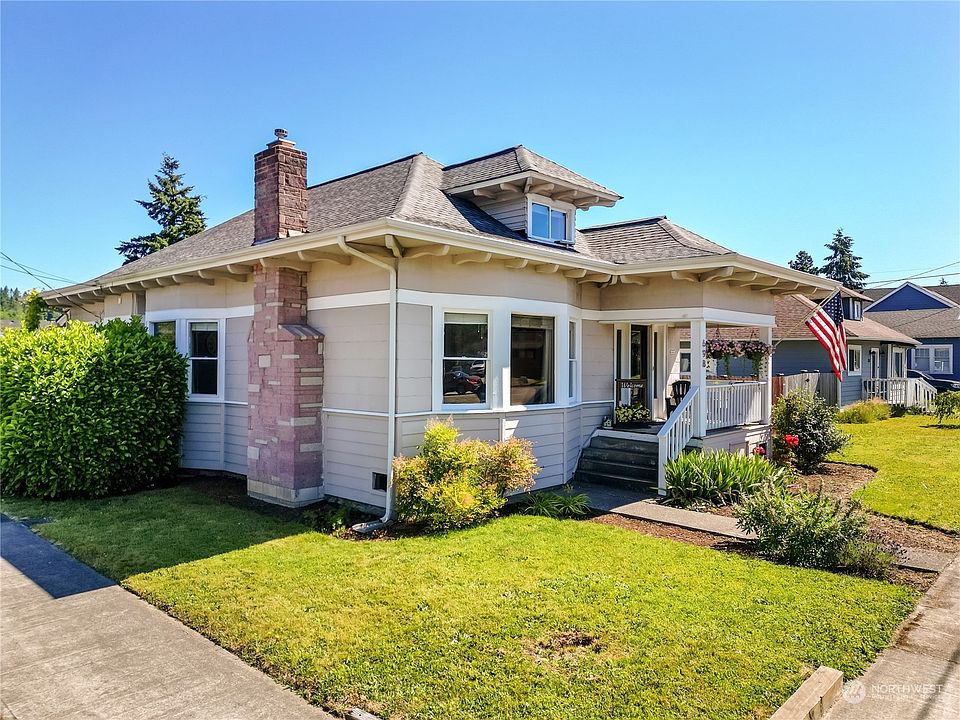 1st image of 698 Sussex Avenue W