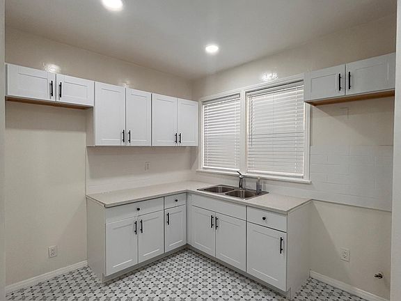 3rd image of 4259 Leimert Blvd