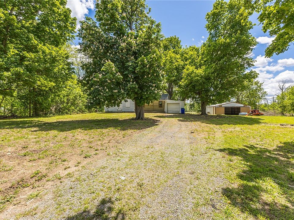 10th image of 17156 Ladue Rd