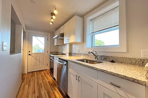 278 Cabot St #4 — Photo 9