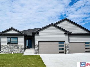 1201 N 102nd St, Lincoln, NE 68527