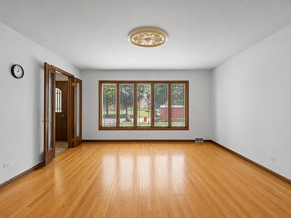 5th image of 1012 Courtland Ave