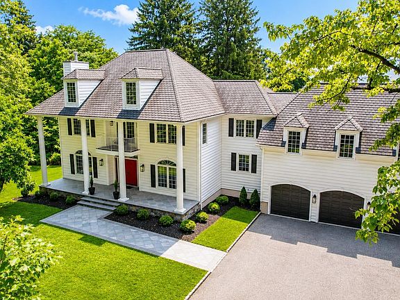 4th image of 1320 Albany Post Road