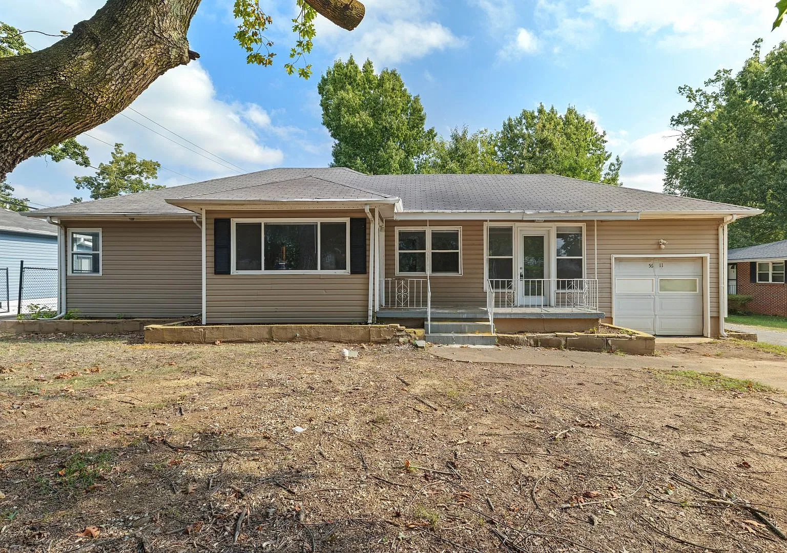 5 bedroom House — Photo 1
