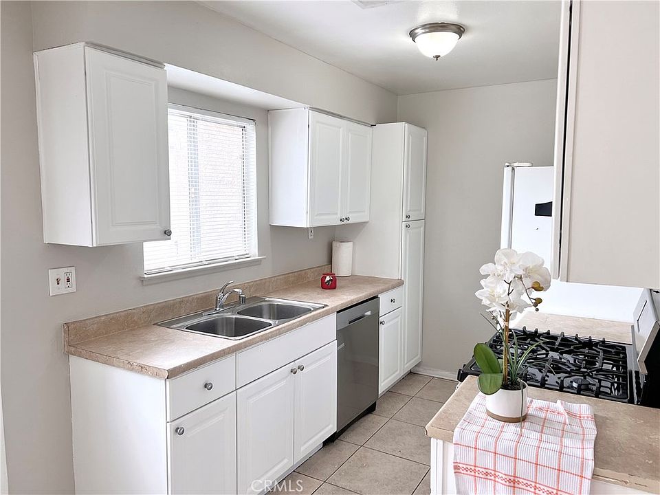 1st image of 14299 La Paz Dr #U33a