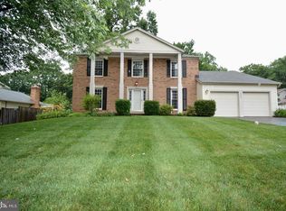 8930 Applecross Ln, Springfield, VA 22153