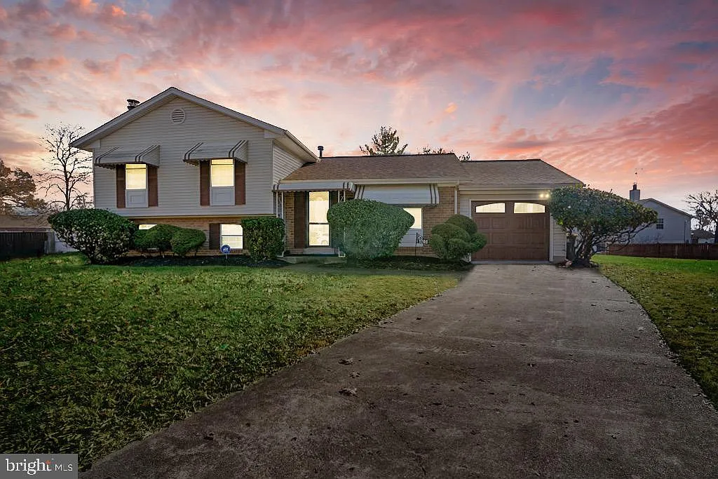 1705 Anna Ct photo 1