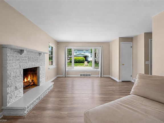 3rd image of 626 22nd St NW