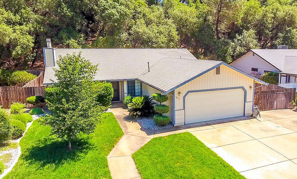 1st image of 3819 Canterbury Dr