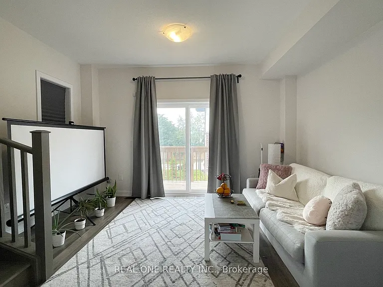 1 Markle Cres — Photo 5
