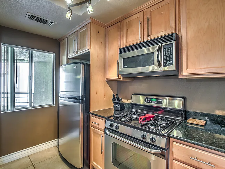 220 E Flamingo Rd — Photo 6