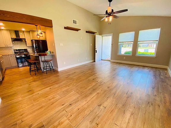 4th image of 13000 Pollard Dr