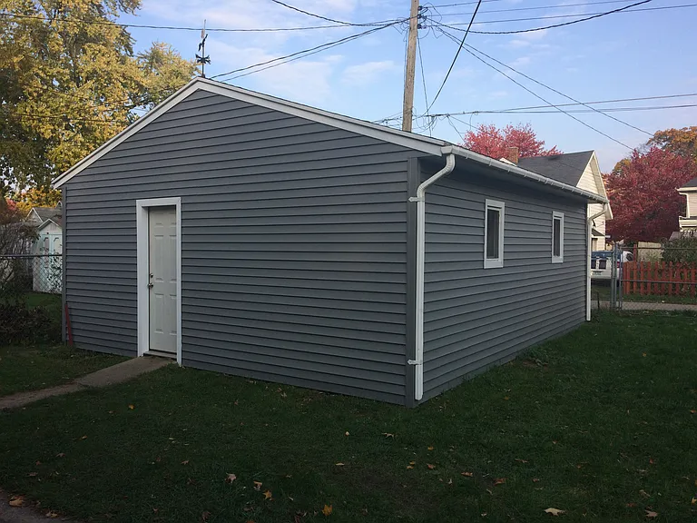 1050 Van Buren Ave NW — Photo 3