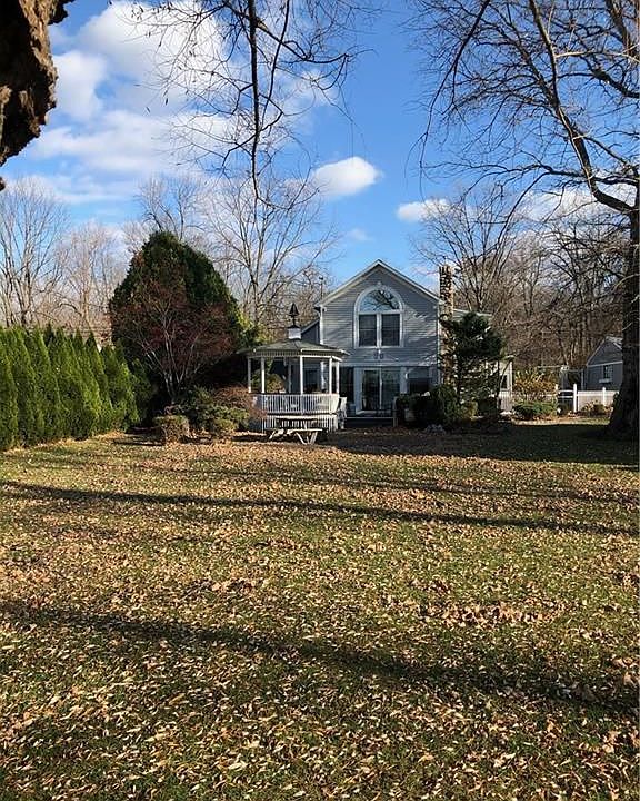 1st image of 4588 Lake Dr