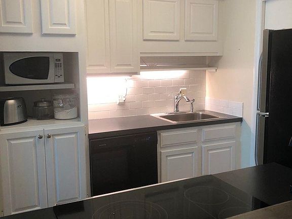 2nd image of 800 Mallery St Unit J-85