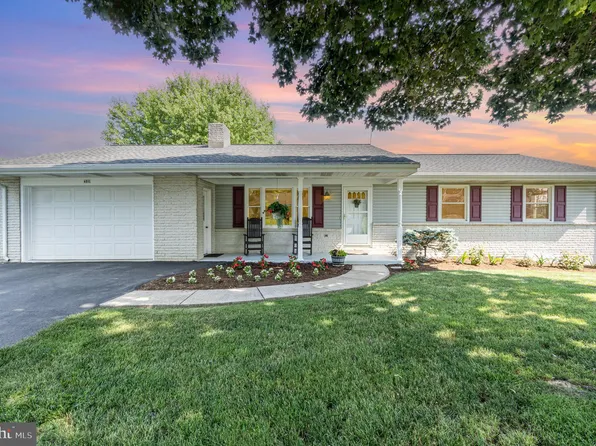 401 Myer Ter, Leola, PA 17540