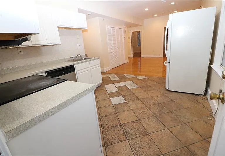 14 Estella St #1 — Photo 4