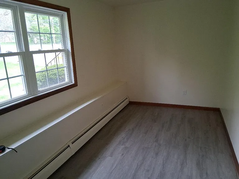 718 Forest Rd — Photo 17