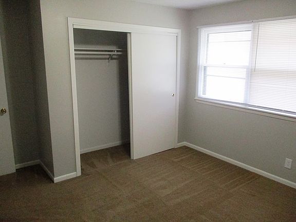 5th image of 104 W Shelbourne Dr