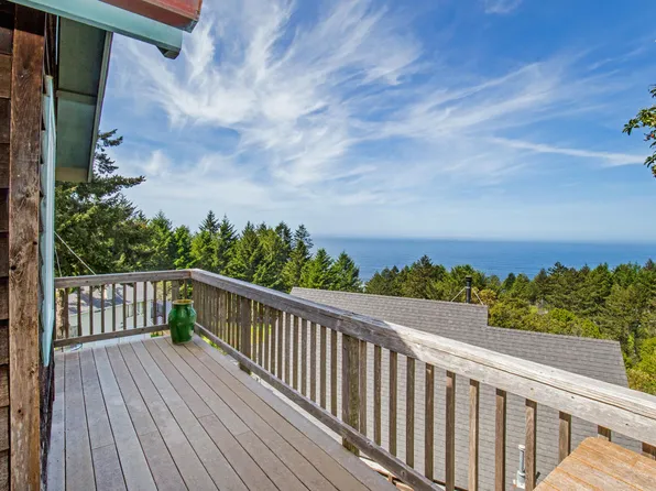 533 Seafoam Rd, Whitethorn, CA 95589