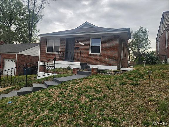 2nd image of 4707 Roxie St