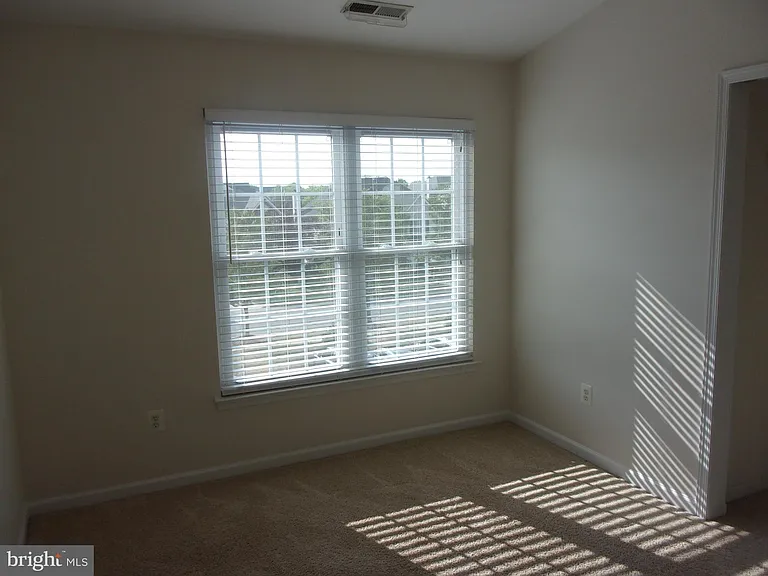 25929 Kirkwood Sq — Photo 26