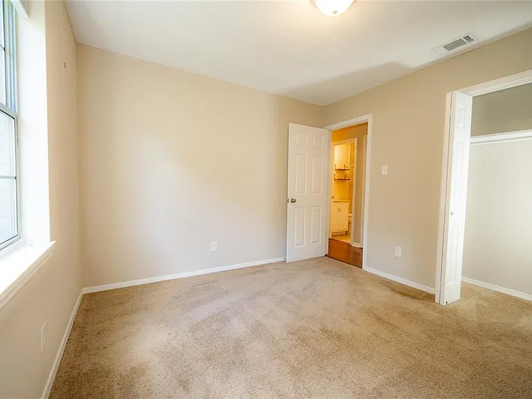 1850 Panorama Blvd W — Photo 12
