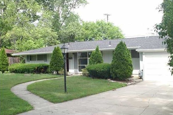 1st image of 3136 E Lincolnshire Blvd