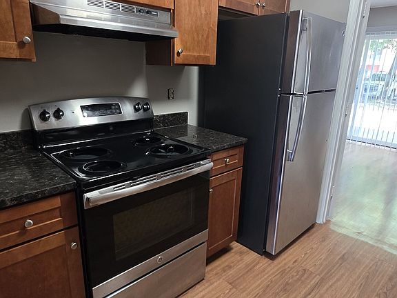 3rd image of 30 Island View Pl