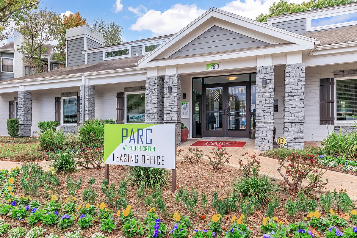 Building Photo - Parc at South Green