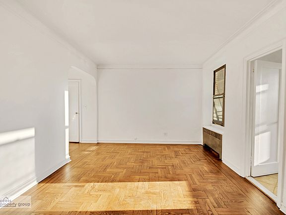 5th image of 586 W 215th St #5A
