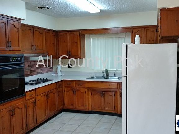 3rd image of 2578 14th St SE