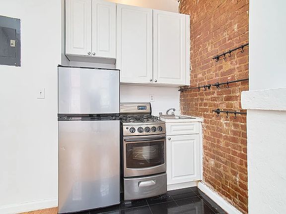 4th image of 220 Sullivan St APT 3B