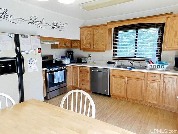 5th image of 807 Pine Dr