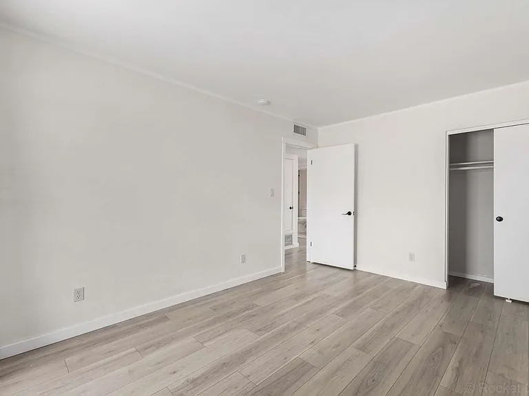 14053 N Hampstead Dr — Photo 57