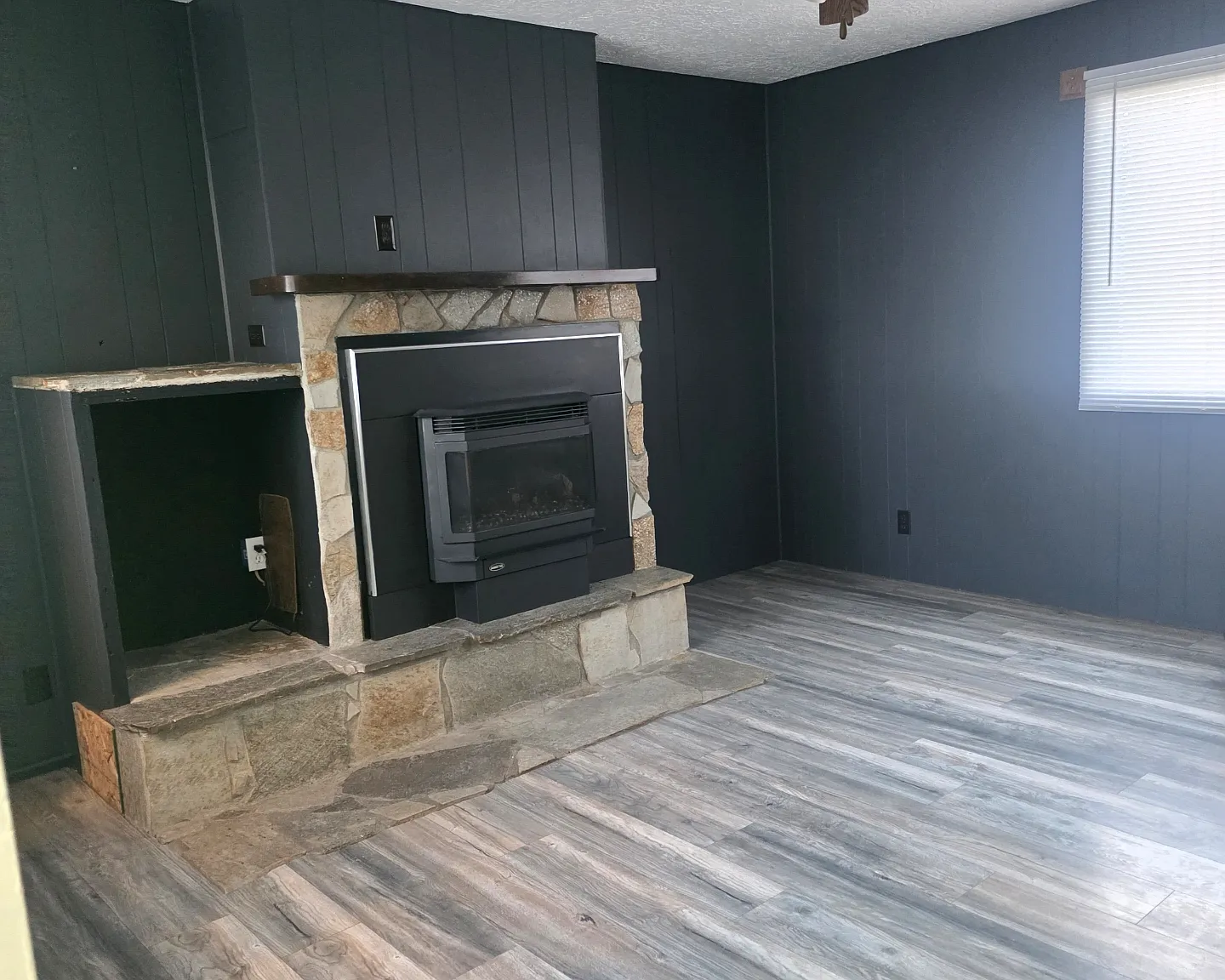 3 bed, 1250 sqft, $1,600 — Photo 2
