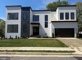 719 Meadow Ln SW, Vienna, VA 22180