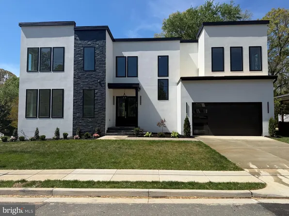 719 Meadow Ln SW, Vienna, VA 22180