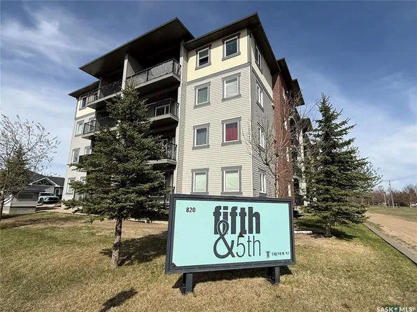 UNIT 302-820 5th STREET NE, Weyburn, SK S4H 2V2
